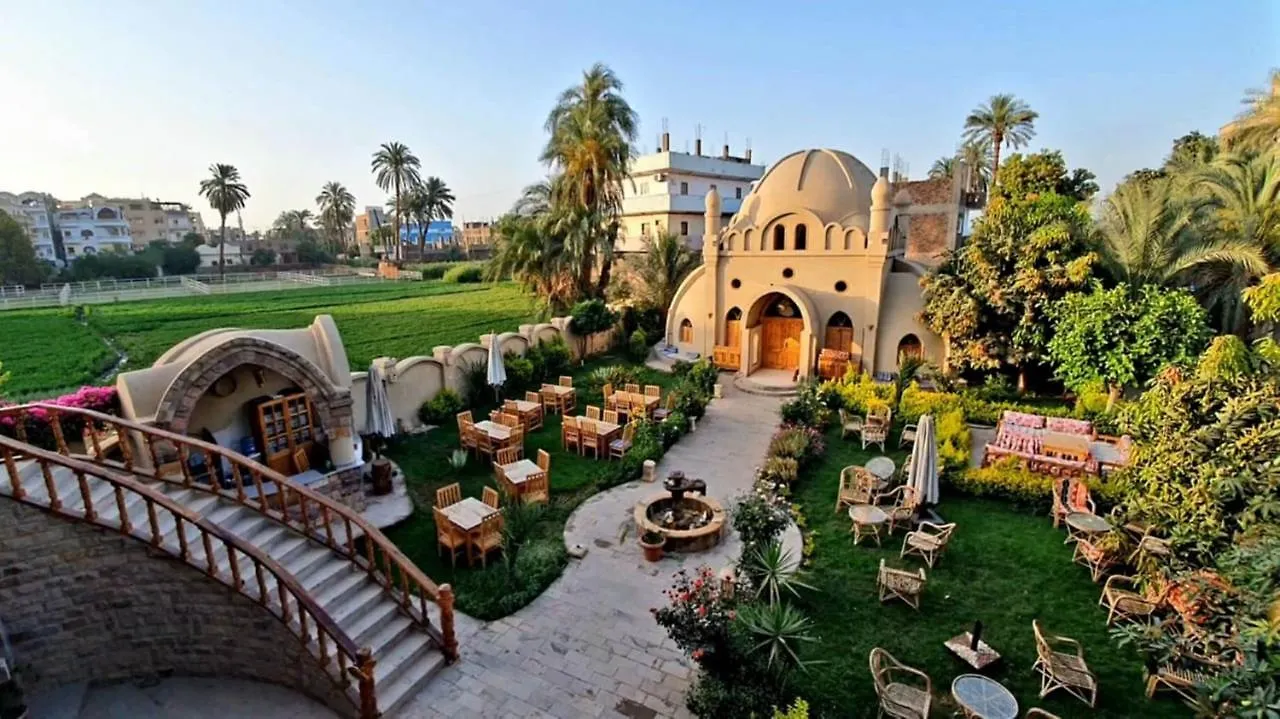 Embrace Hotel Luxor
