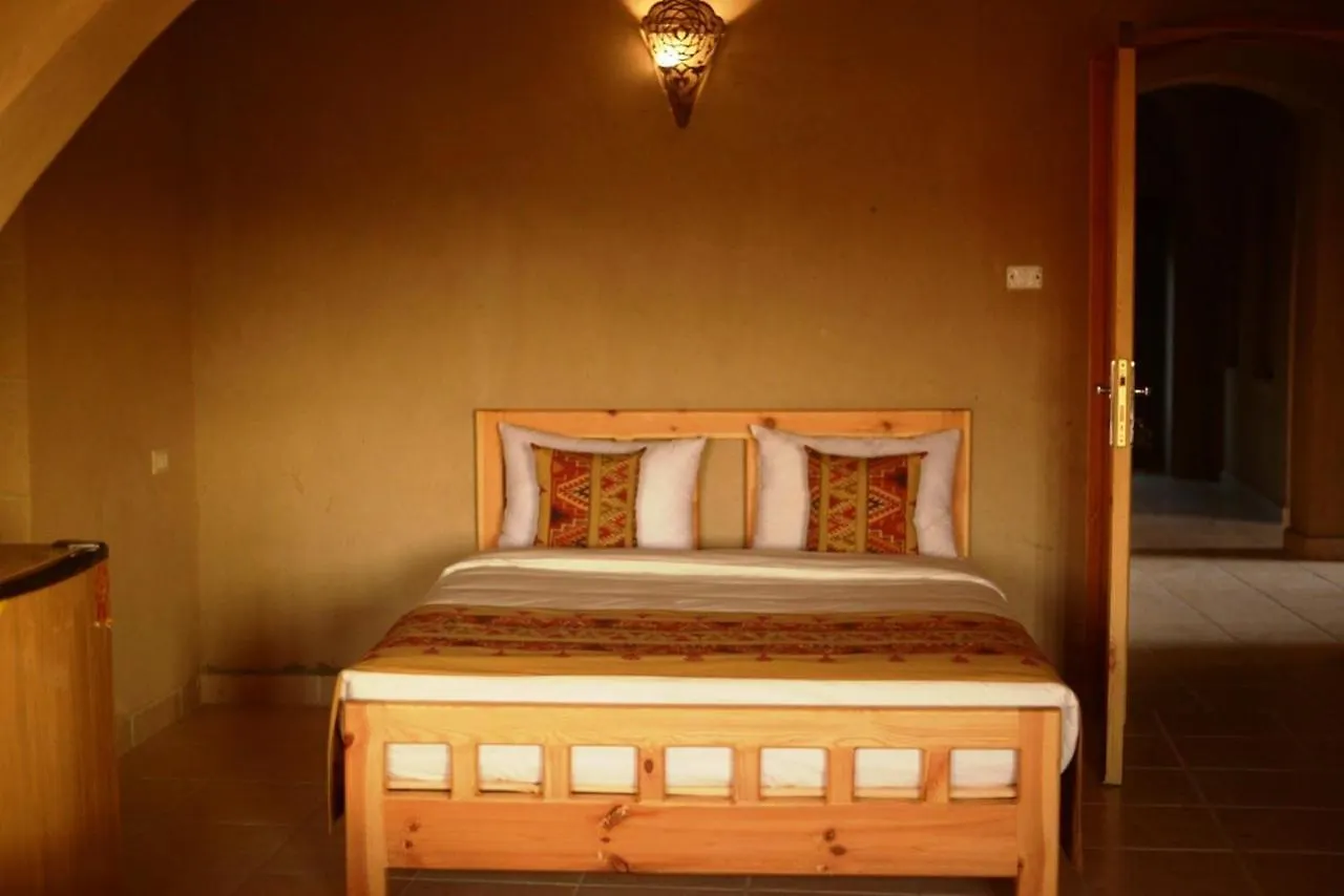 Embrace Hotel Luxor 2*,